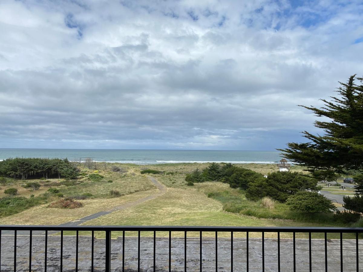 Beachcombers Inn Gold Beach Exterior photo